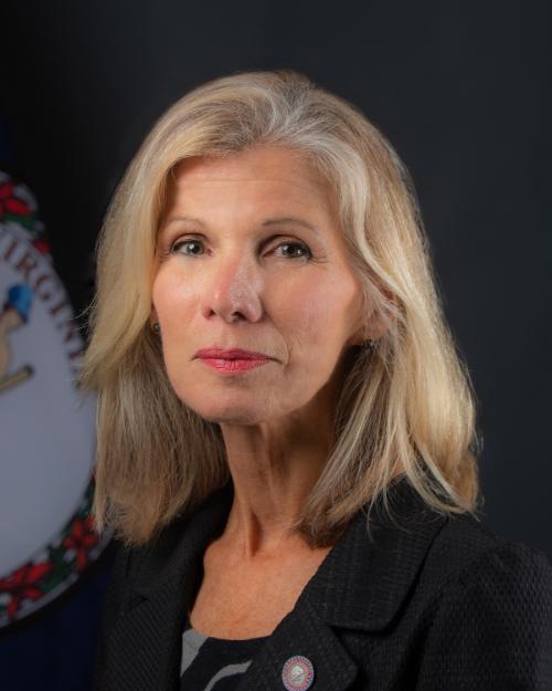 Margaret Lyn McDermid, secrétaire d'administration
